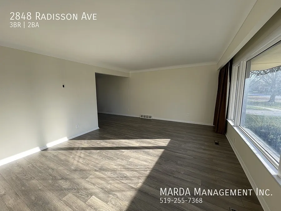Charming 3 Bed/2 Bath In South Windsor + Utilities — Photo 3