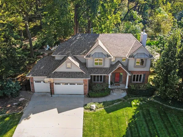 207 Martin Dr, Bellevue, NE 68005