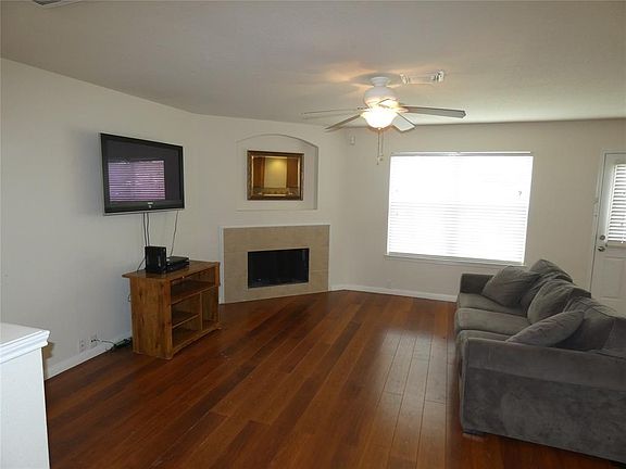 3rd image of 16506 Aberdeen Green Dr