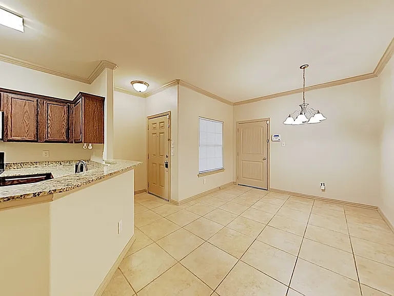 1540 Aldra Dr — Photo 3