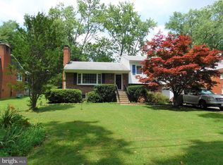 6718 Walnut St, Falls Church, VA 22046