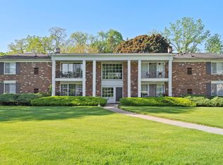 448 Fox Hills Dr S APT 6, Bloomfield Hills, MI 48304
