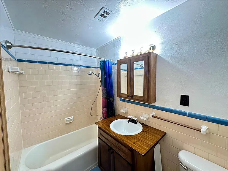 2810 N Houston Dr — Photo 10
