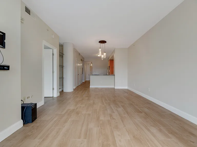 910 M St NW #312 — Photo 4