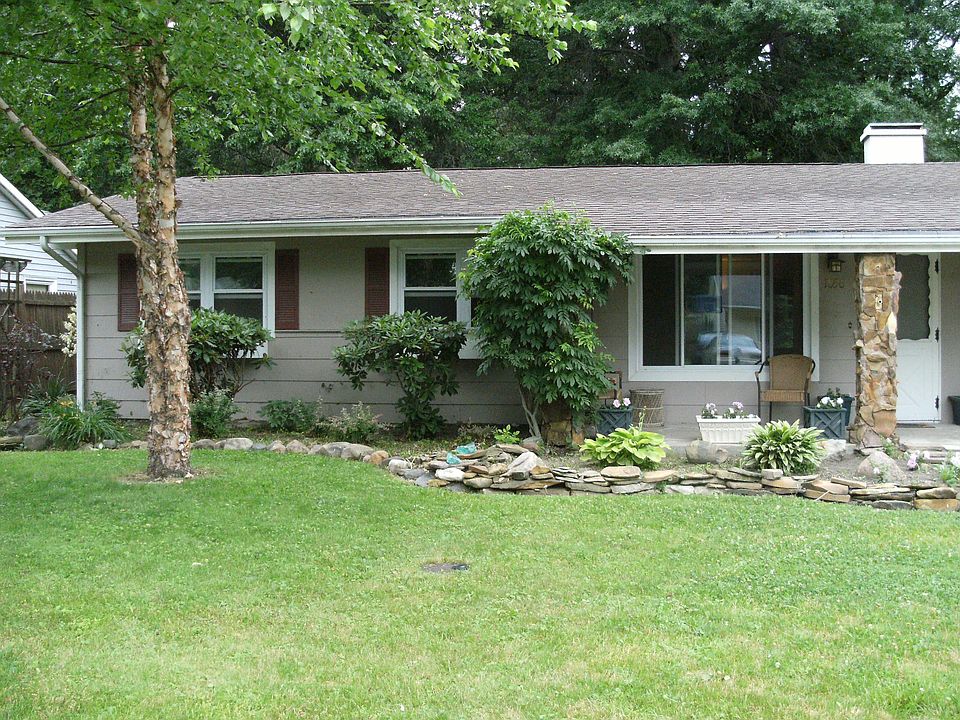 1056 Oakwood Dr