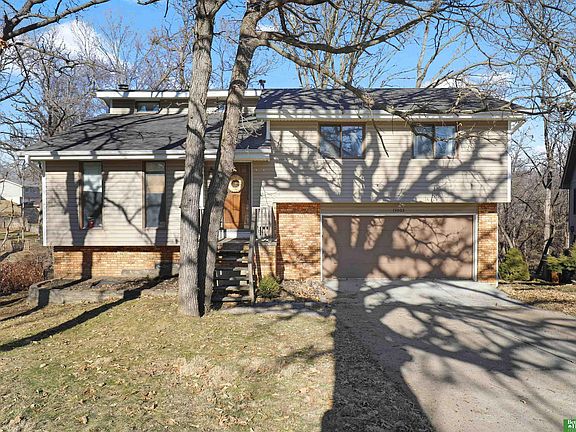 2nd image of 13002 Woodridge Cir