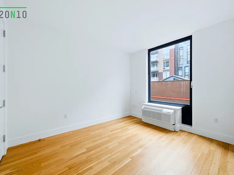 220 N 10th St #4K — Photo 7