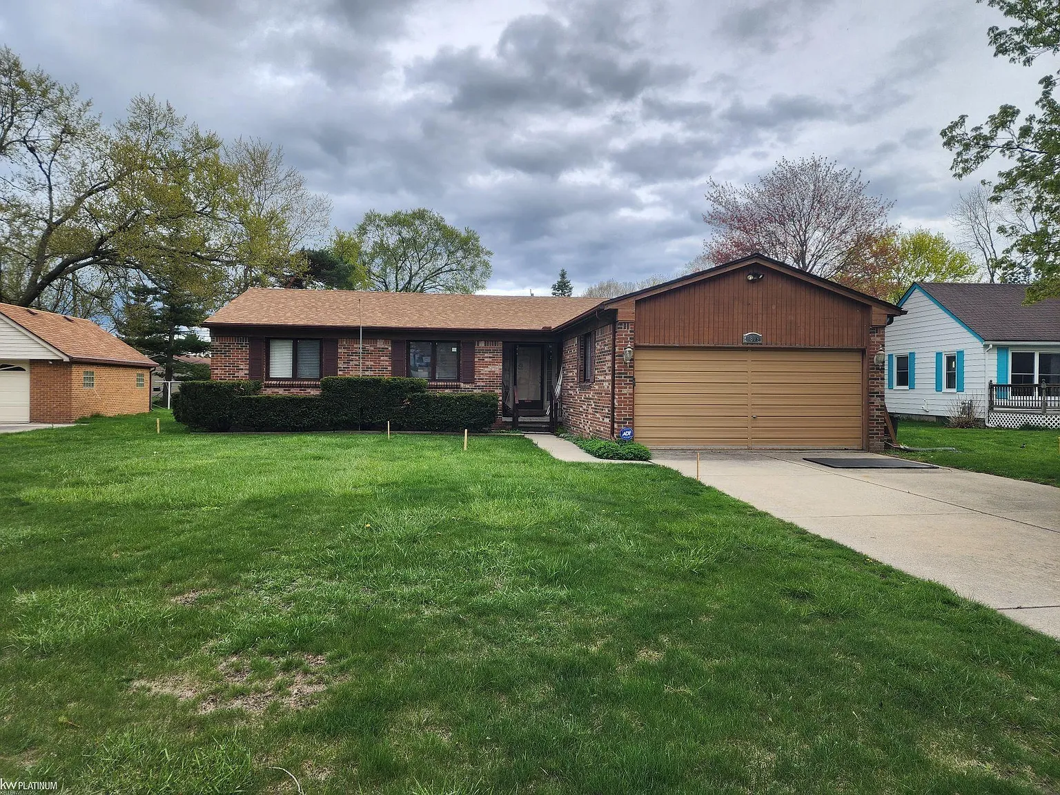 1809 Clinton Ave photo 1