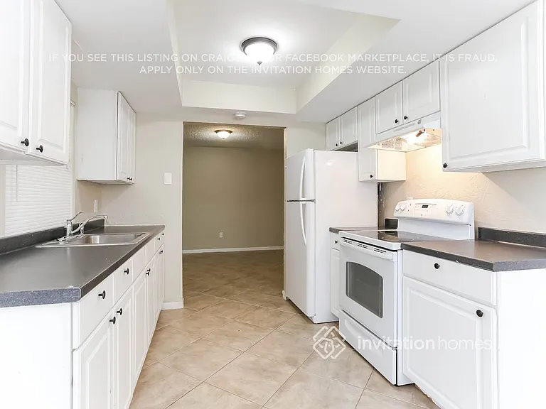 22187 SW 58th Ave — Photo 8