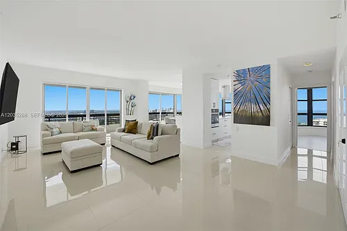 3500 Mystic Pointe Dr #Penthouse 5 Photo 1