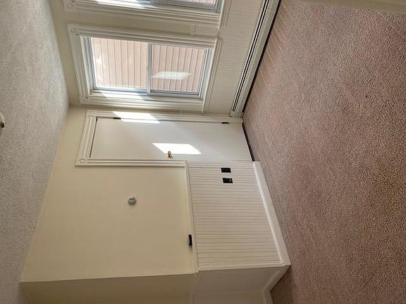 4th image of 15 Putnam St #2