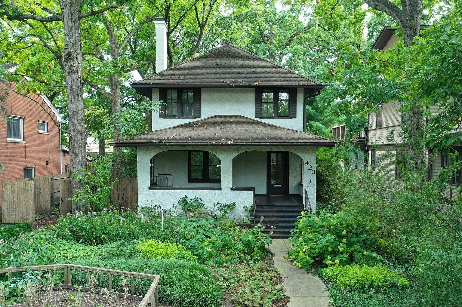 423 Greenleaf Ave photo 1