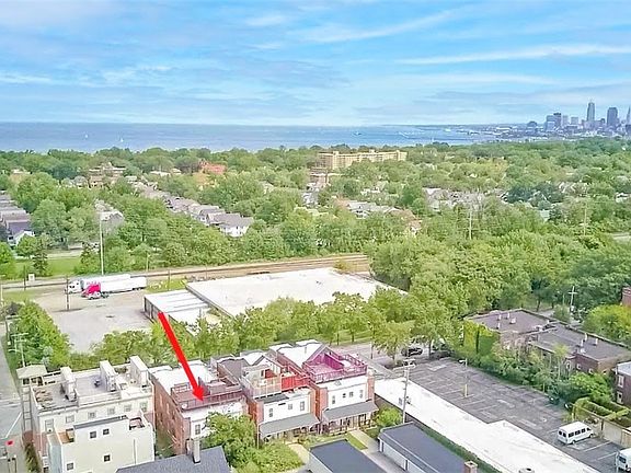 3rd image of 10903 Detroit Ave