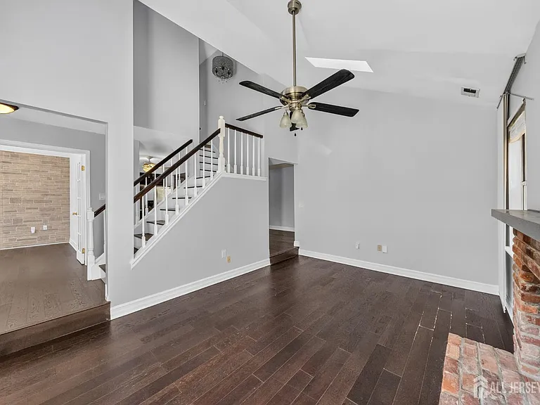 22 Driftwood Dr — Photo 5