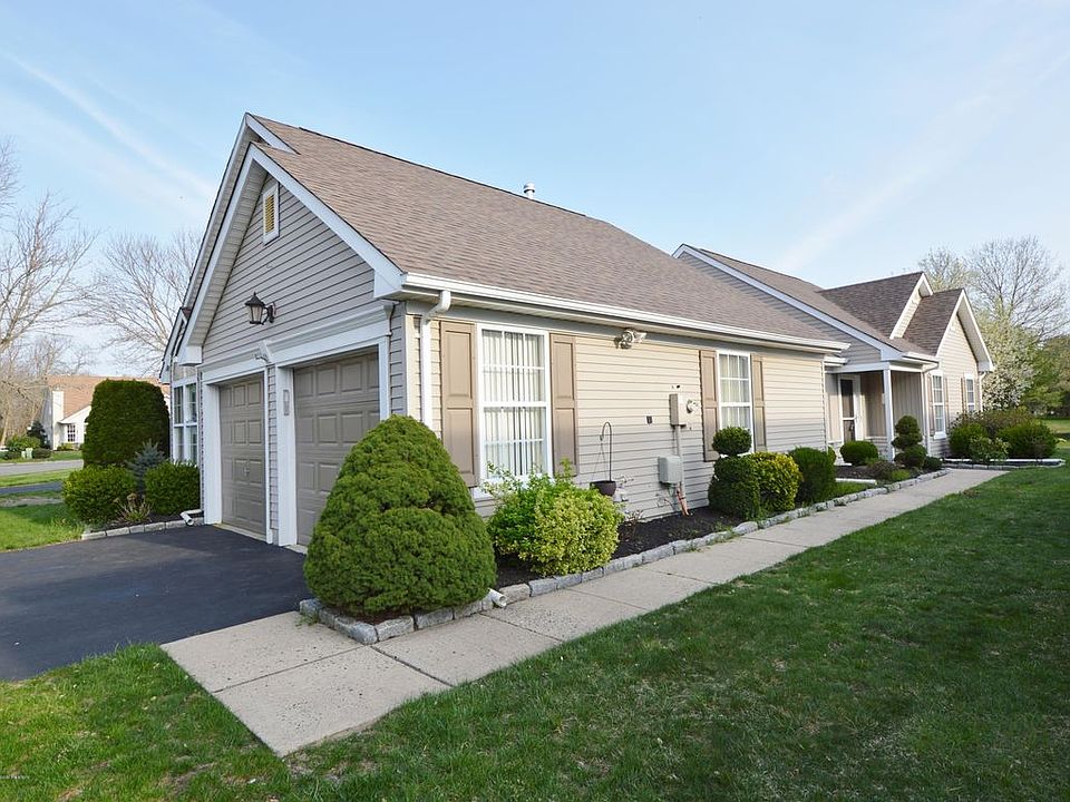 1st image of 2471 Woodbine Ln