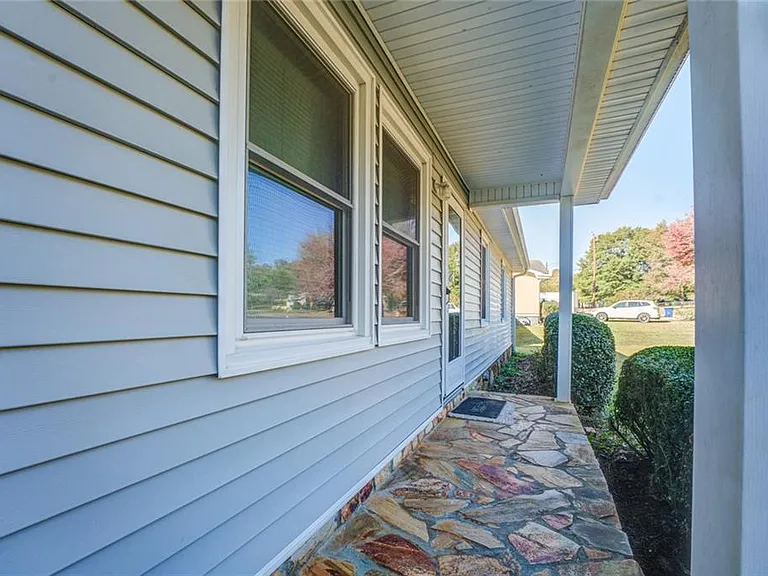 905 Rambling Rose Ct NW — Photo 2