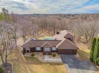4880 Pine Cone Cir, Middleton, WI 53562