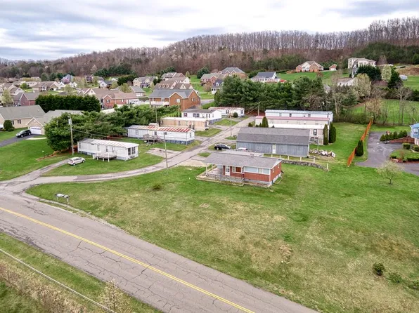 1355 W Ridge Rd, Wytheville, VA 24382