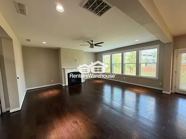 1020 Anderson St — Photo 10