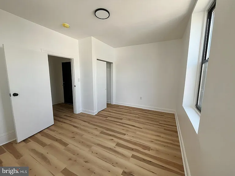 4413 Walnut St #2R — Photo 8