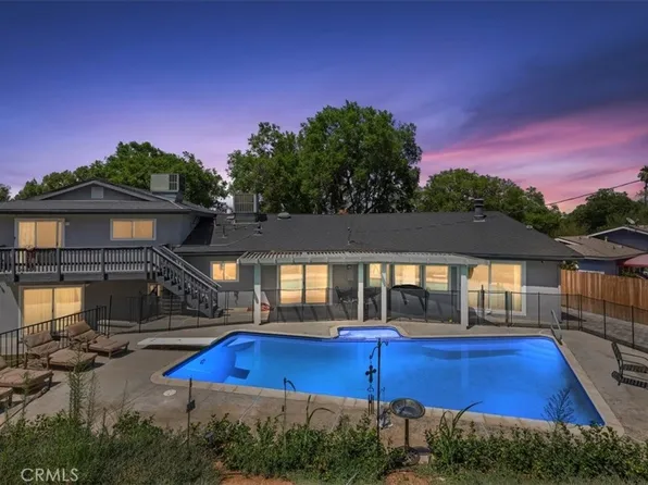 2350 Oak Crest Dr, Riverside, CA 92506