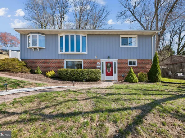 14 Coronet Dr, Linthicum, MD 21090