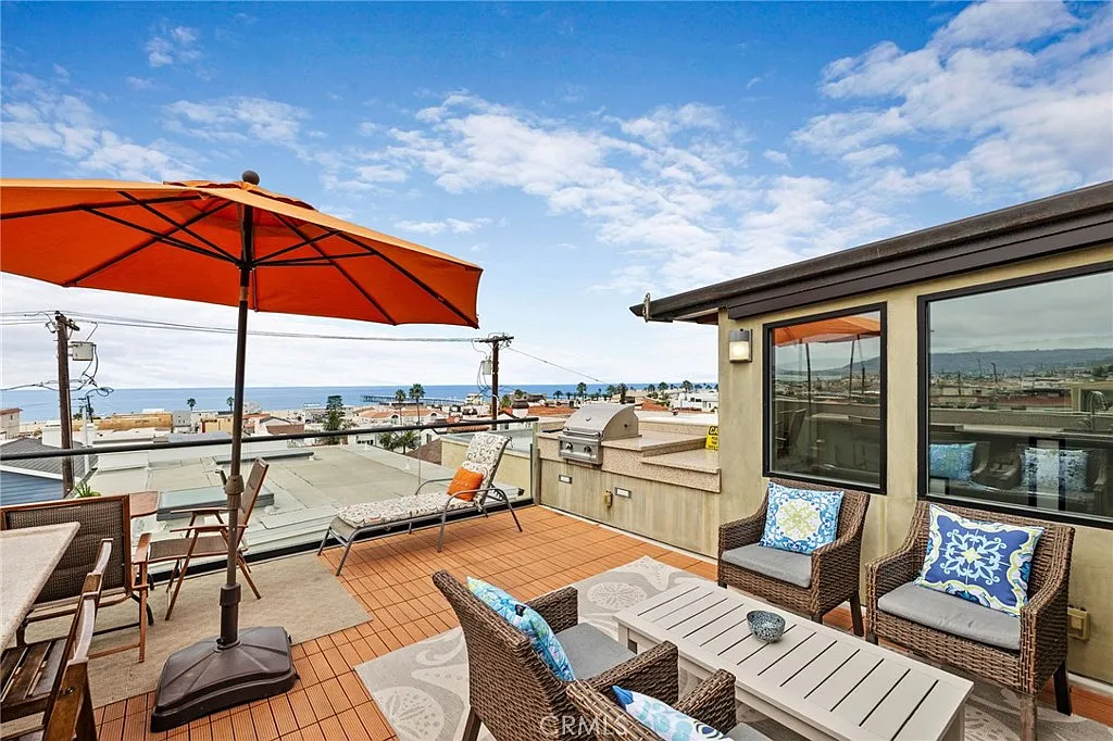 3 bed, 2.5 bath, 1672 sqft, $9,500 — Photo 1