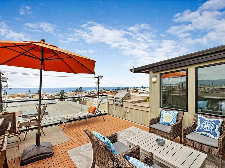 925 Monterey Blvd — Photo 1