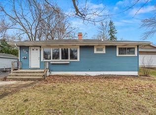 705 S Gables Blvd, Wheaton, IL 60189