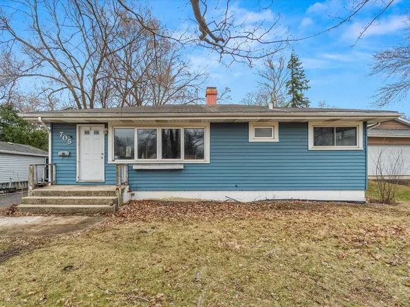 705 S Gables Blvd, Wheaton, IL 60189