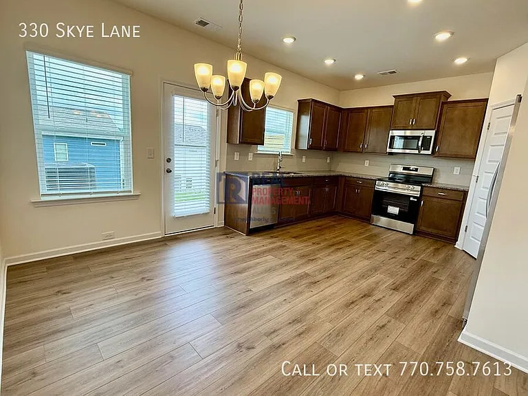 330 Skye Ln — Photo 5