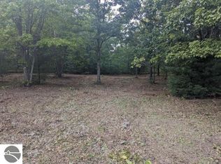 11776 Country Acres Dr, Interlochen, MI 49643