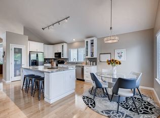 8121 S York Ct, Centennial, CO 80122