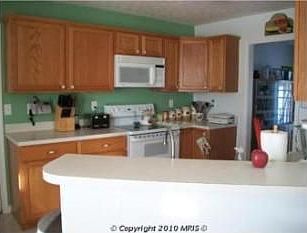 4th image of 15853 Fox Chase Ln