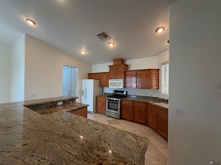 3333 S Kinnow Ave — Photo 5