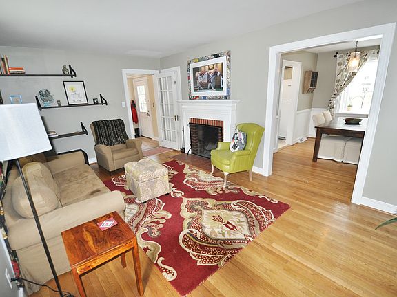 2nd image of 1403 Forest Ave