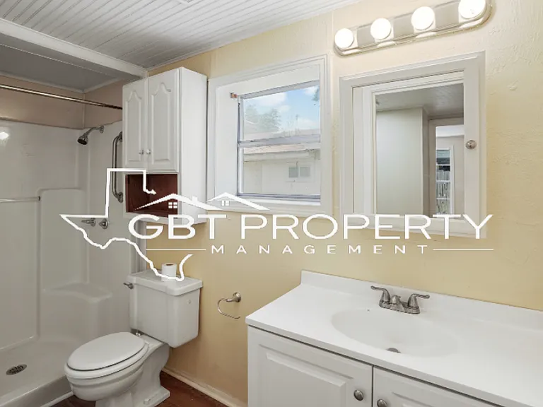 2342 Howard St — Photo 14