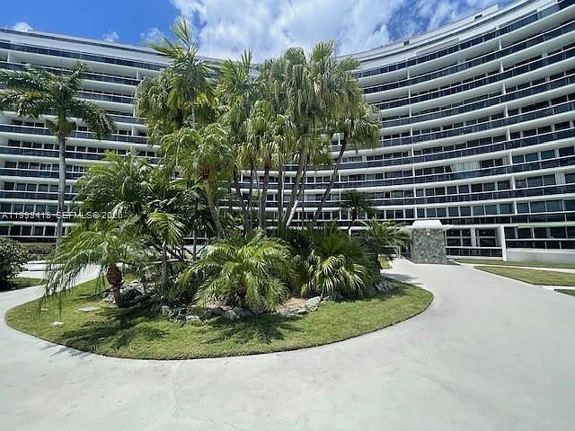 1st image of 900 Bay Dr APT 311