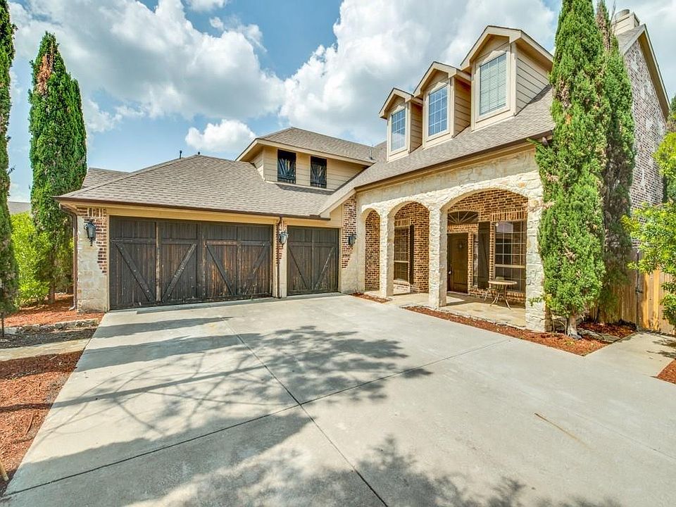 1st image of 8704 Twin Oaks Dr