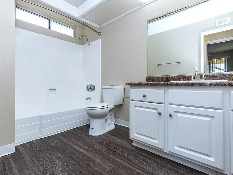 Carlyle Square Apartment Homes — Photo 50