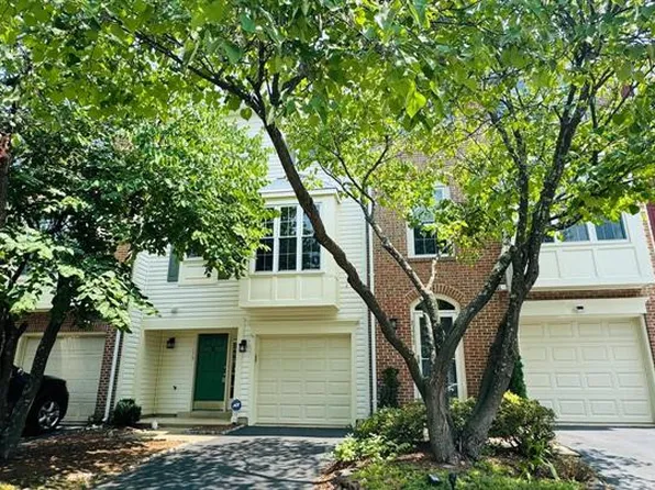 21779 Kings Crossing Ter, Ashburn, VA 20147