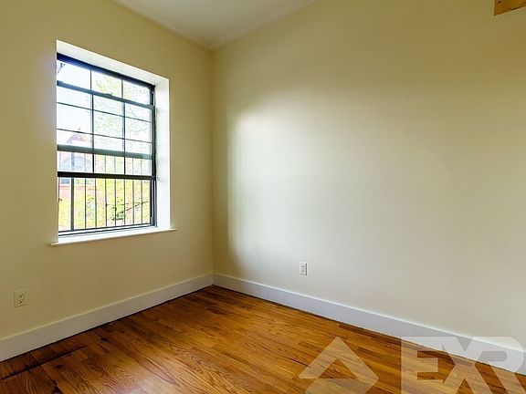 3rd image of 654 Park Pl #204B