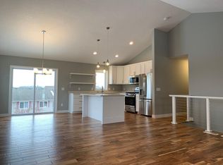 514 Spring Wheat Dr, Dundas, MN 55019