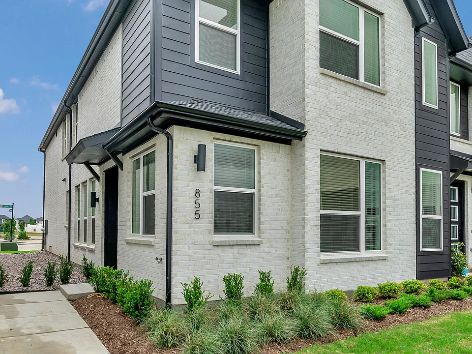 855 Lennox Dr