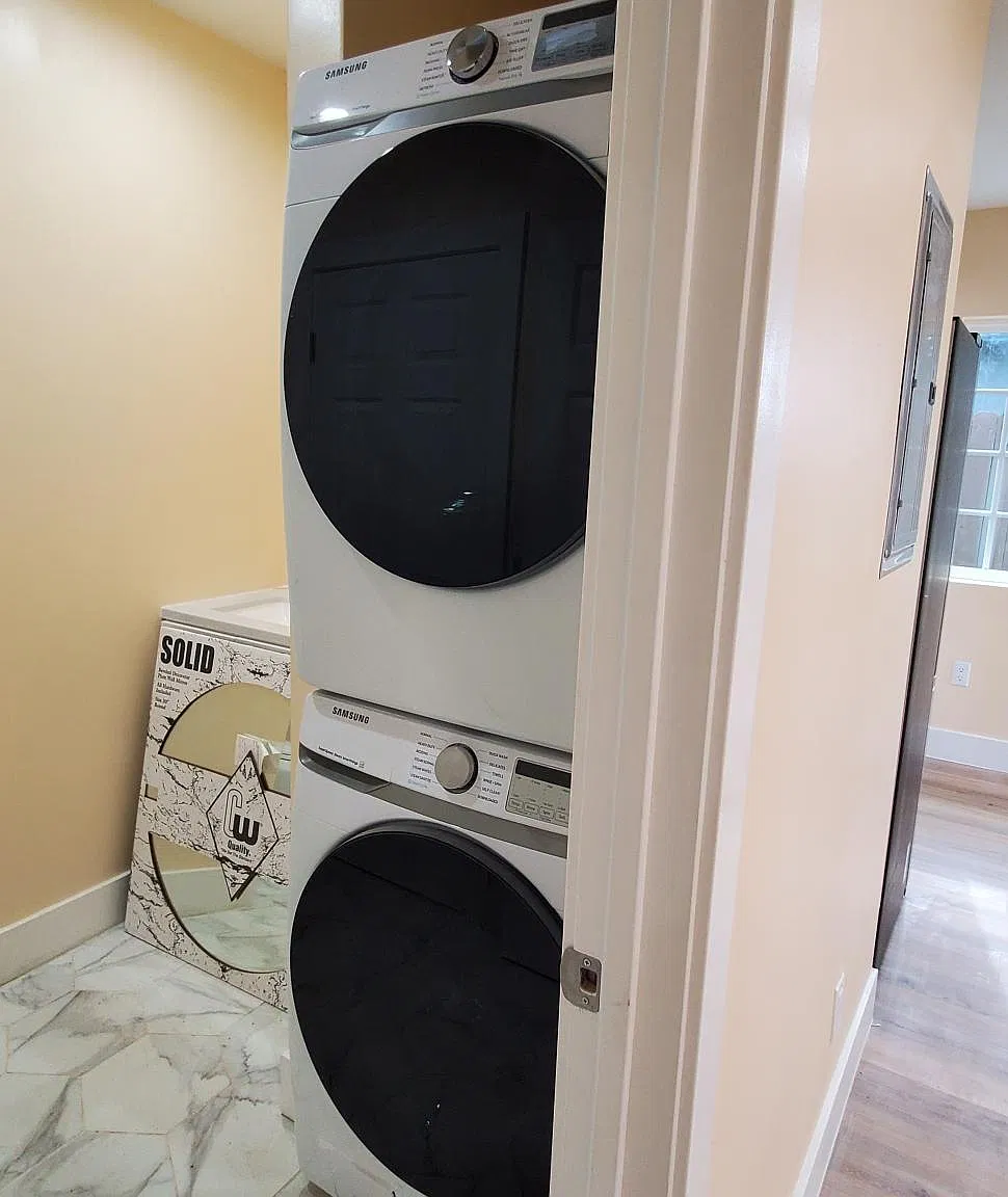 2 bed, 590 sqft, $2,390 — Photo 3