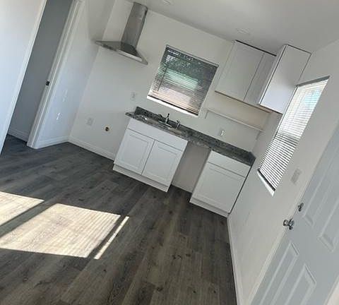 2nd image of 13814 Charlemagne Ave #1/2