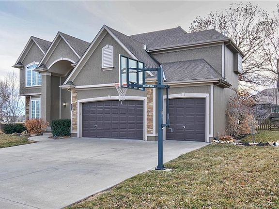 3rd image of 4234 NE Park Springs Ct