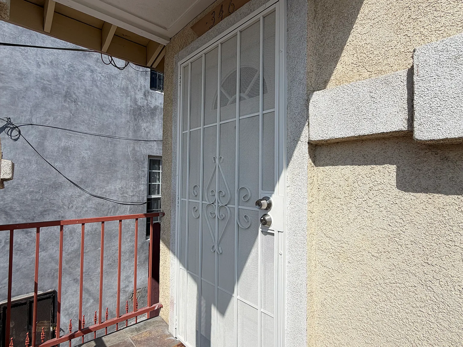 4 bed, 1200 sqft, $3,300 — Photo 2