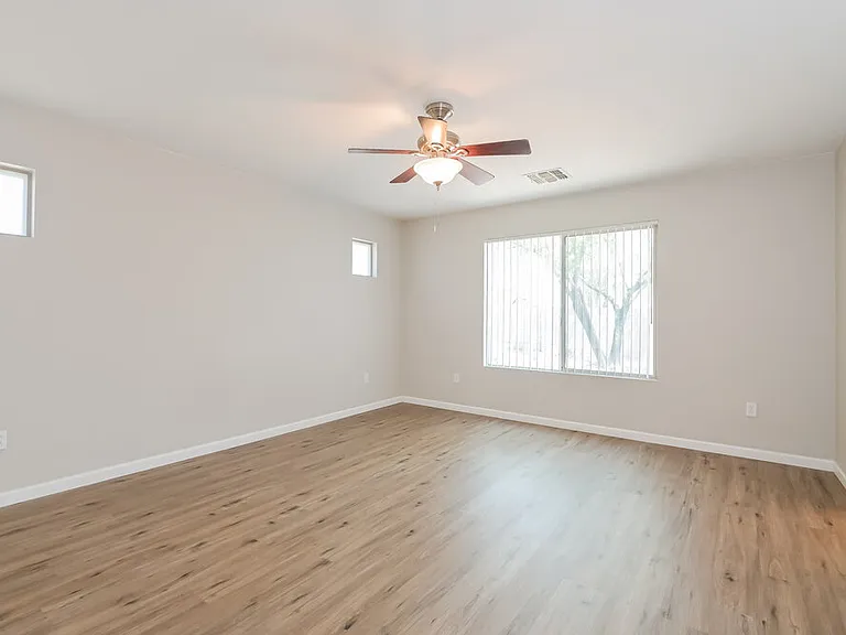 90 W Calle Sauco — Photo 9