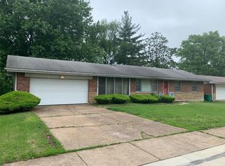 10349 Bellefontaine Rd, Saint Louis, MO 63137